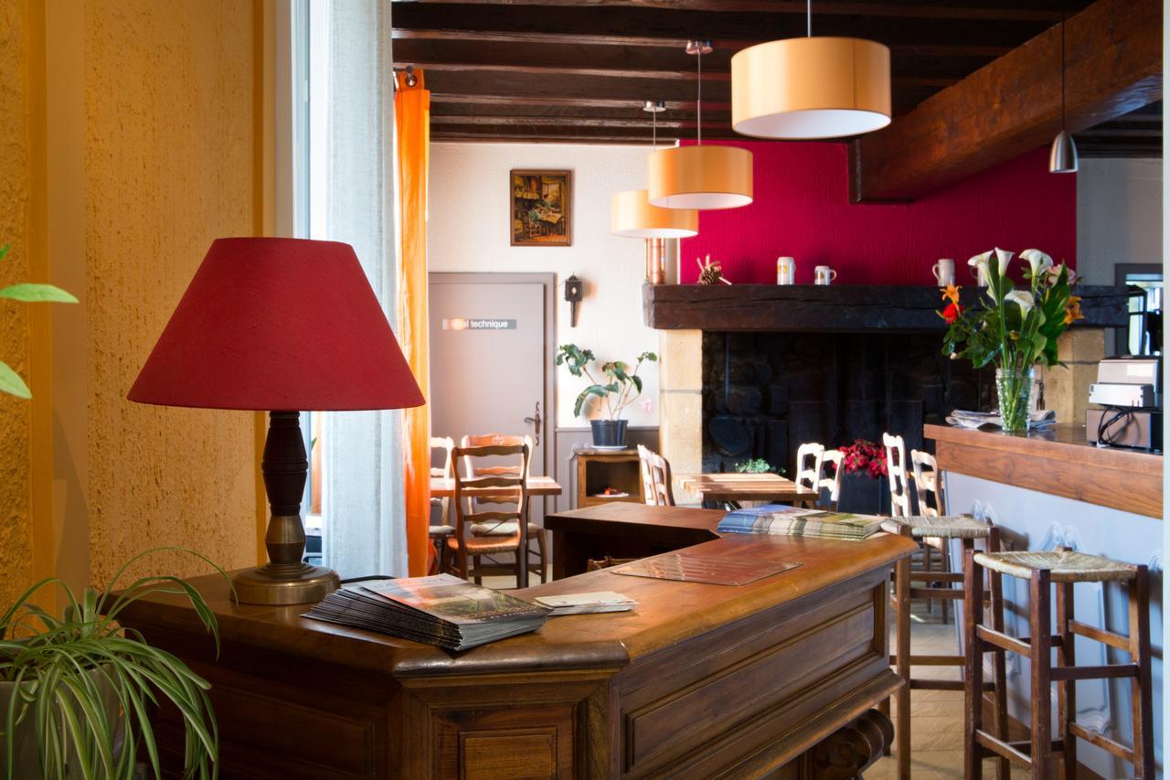 Hotel Restaurant Le Sully Saint-Saud-Lacoussière Kültér fotó